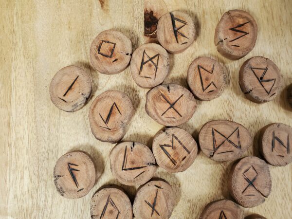 jeu de runes bois naturel – Image 3