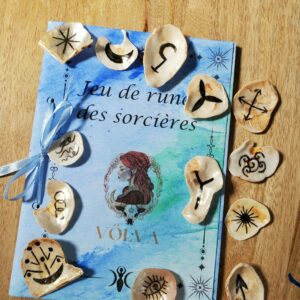 Runes des sorcières sur coquillage - Doré et noir