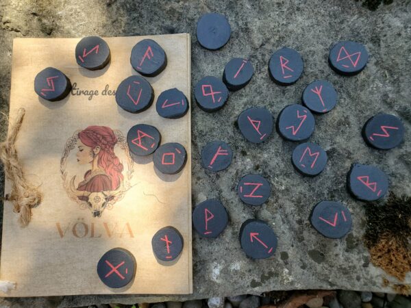 Runes viking noire et rouge mât
