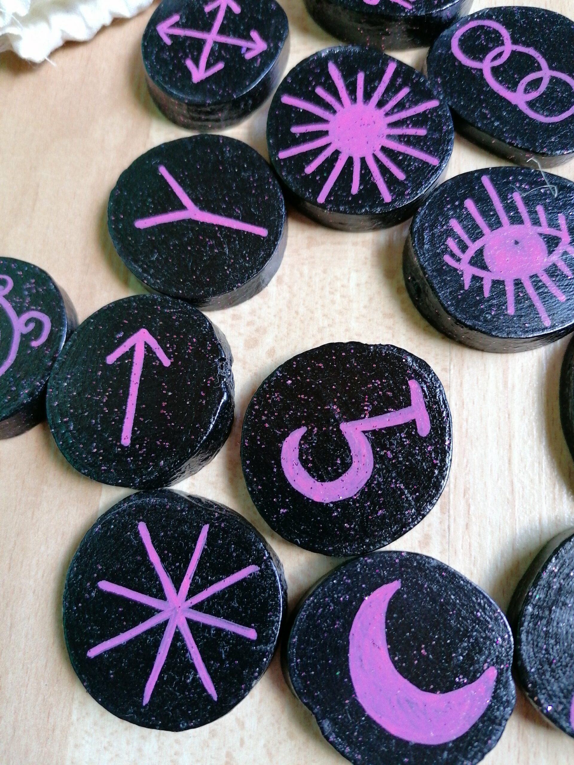 Runes des sorcières noire et rose – Image 3