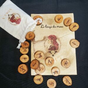 Jeu de runes en bois teinte miel