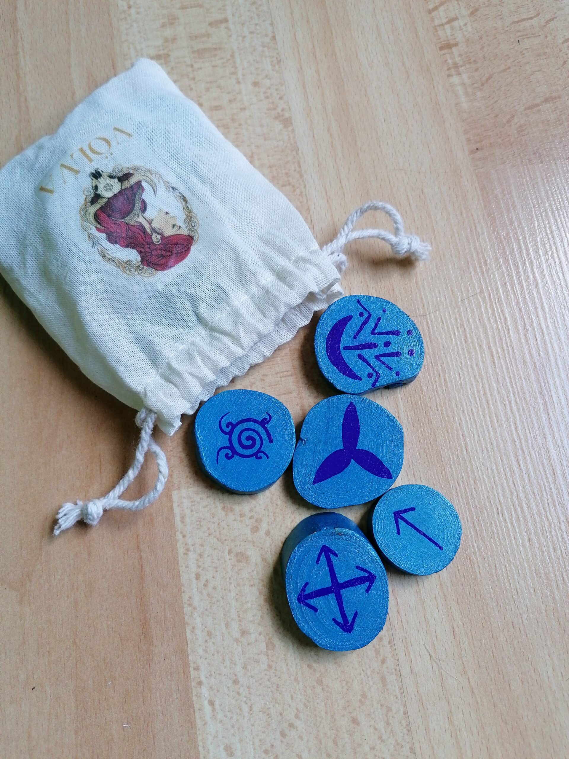 Jeu de runes des sorcières teinte bleu ciel – Image 2