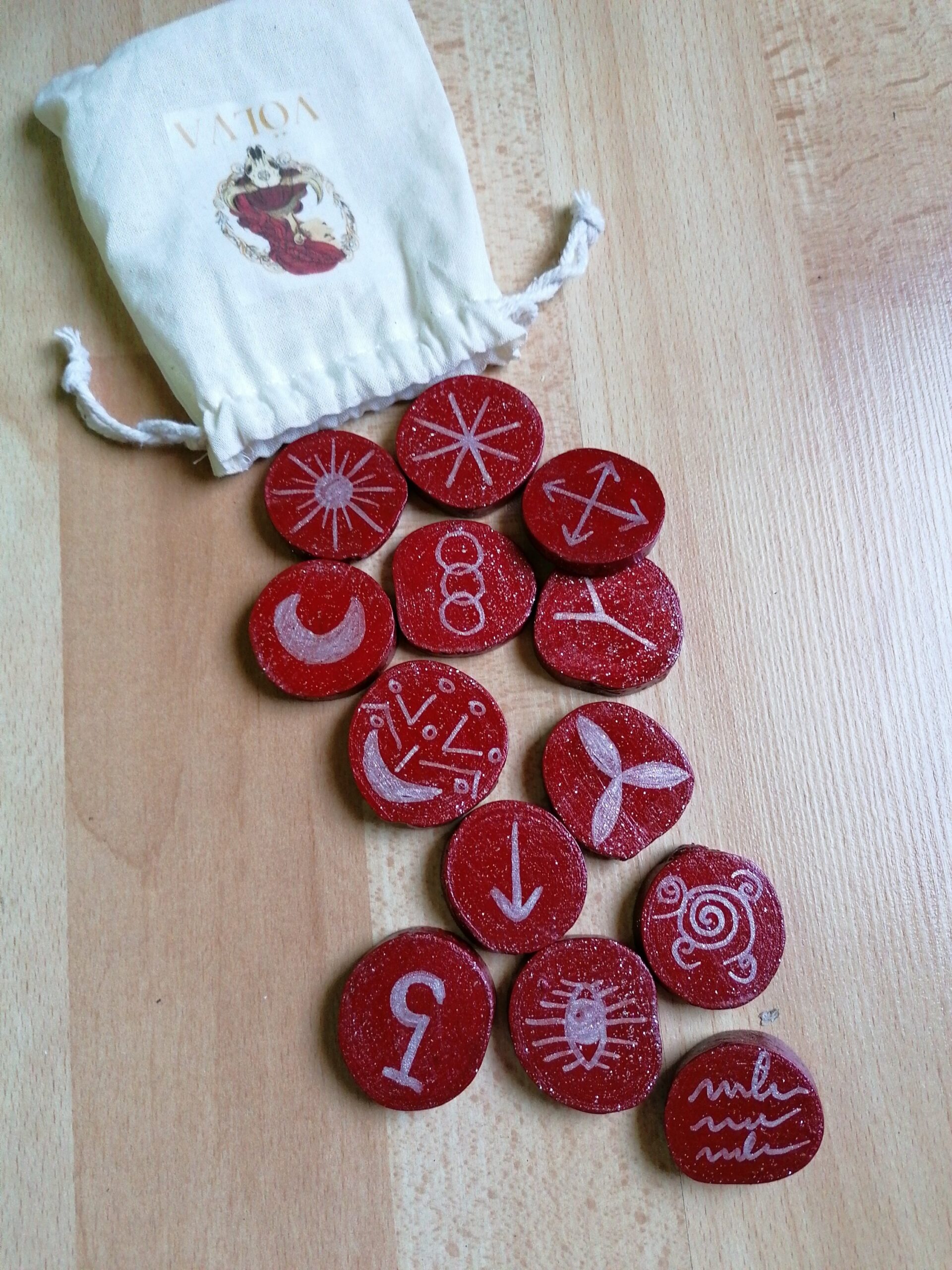 Runes des sorcières rouge et argenté